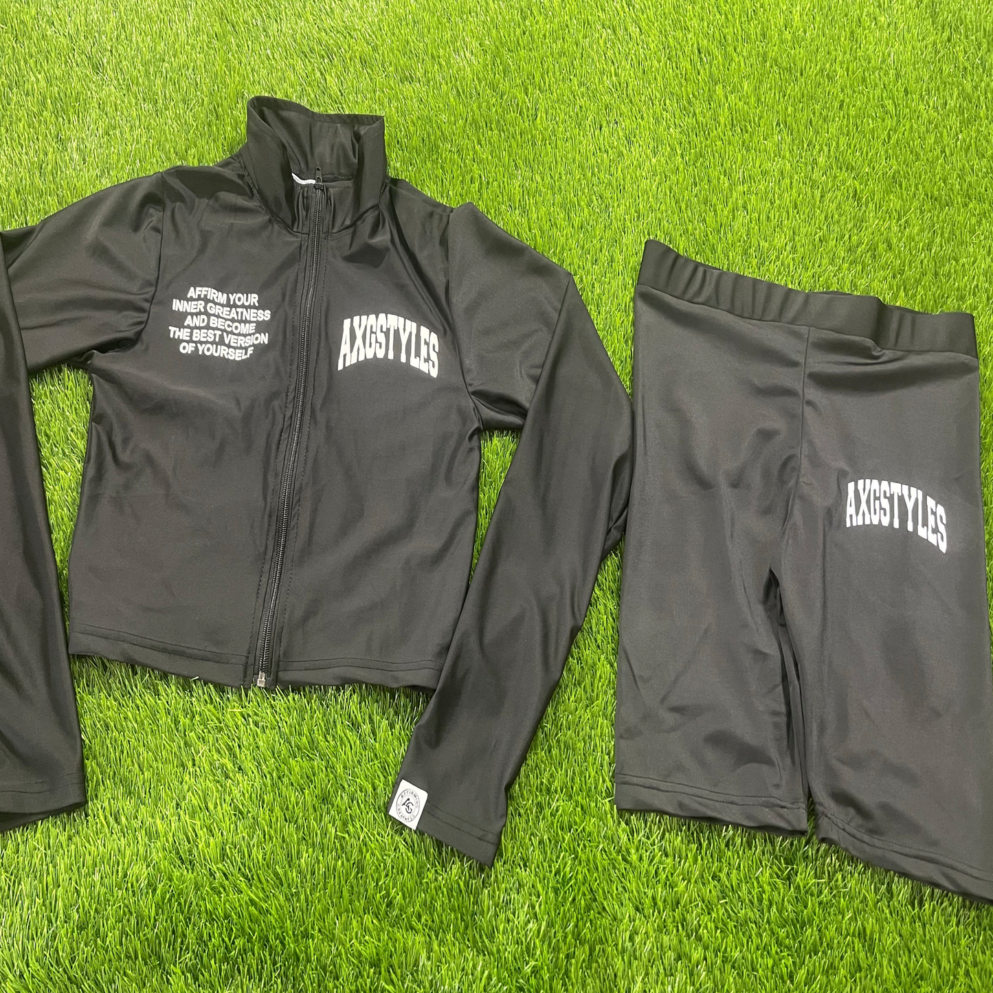 AXG WOMEN YOGA SETS (BLK/WHT)